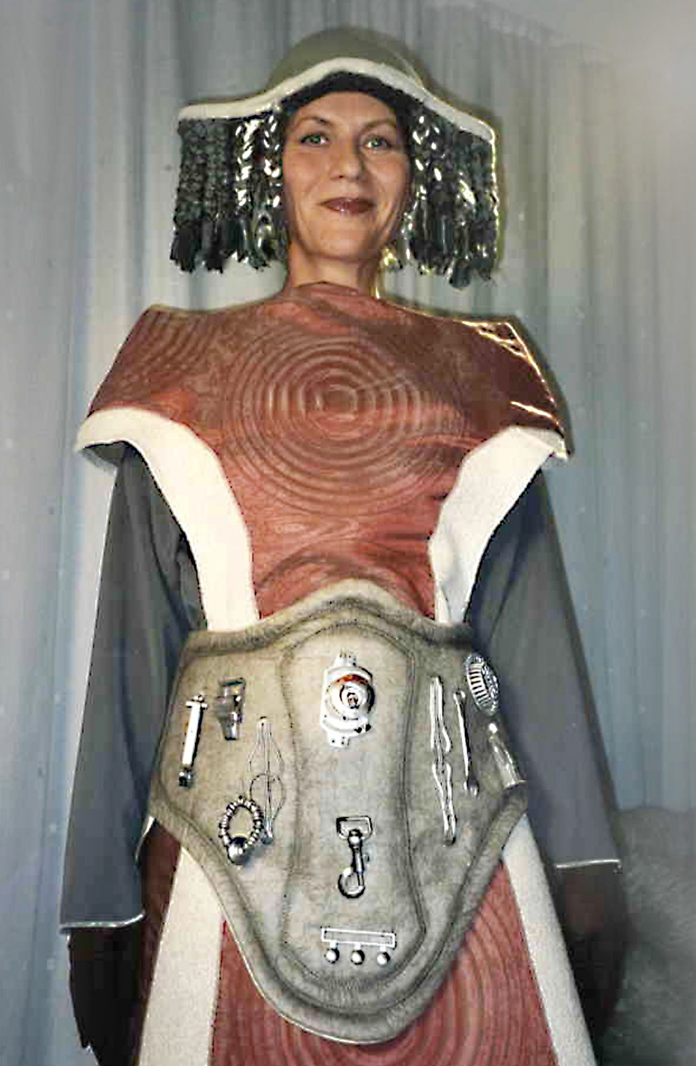 A model wearing the Frigg costume